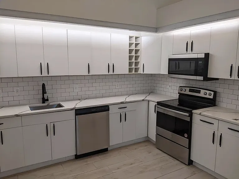 4313 Main St — Photo 14