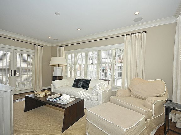 3rd image of 5255 N Washington Blvd