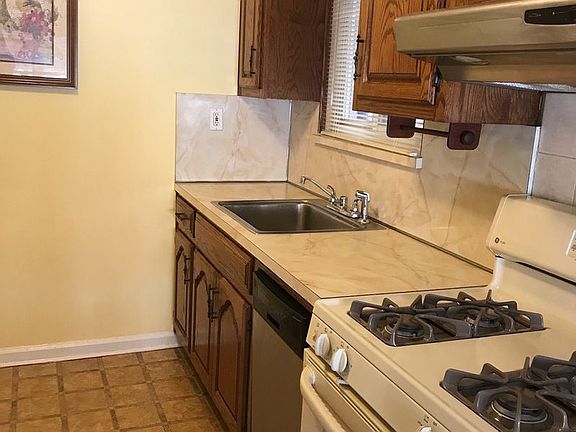 5th image of 4510 31st Ave