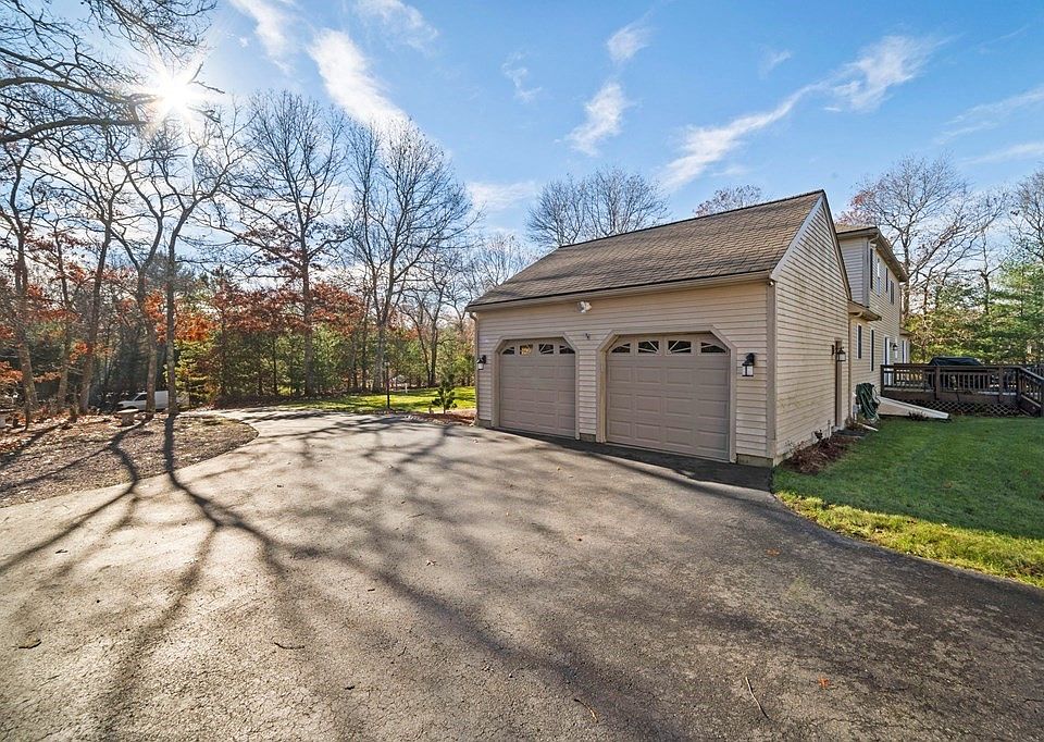 17 King Philip Way, East Freetown, MA 02717 | Zillow