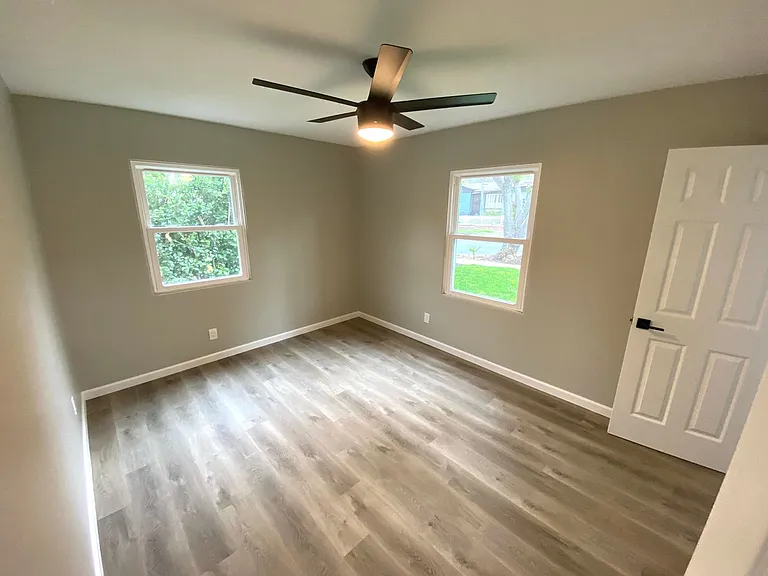 6353 Malcolm Dr — Photo 9