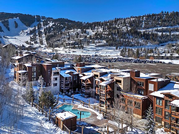 2nd image of 2880 Deer Valley Dr #6201