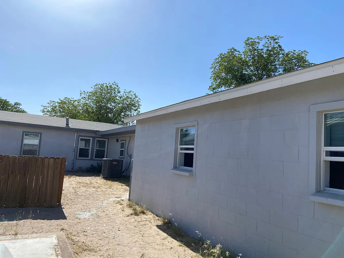 Building Photo - 1512 S Alice Ave