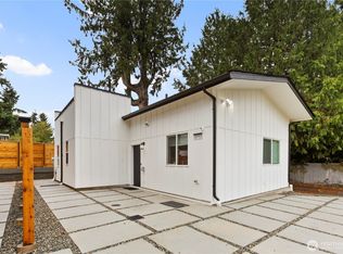10712 Linden Ave N, Seattle, WA
