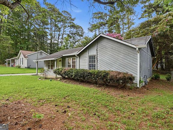 3rd image of 8971 Ashwood Dr