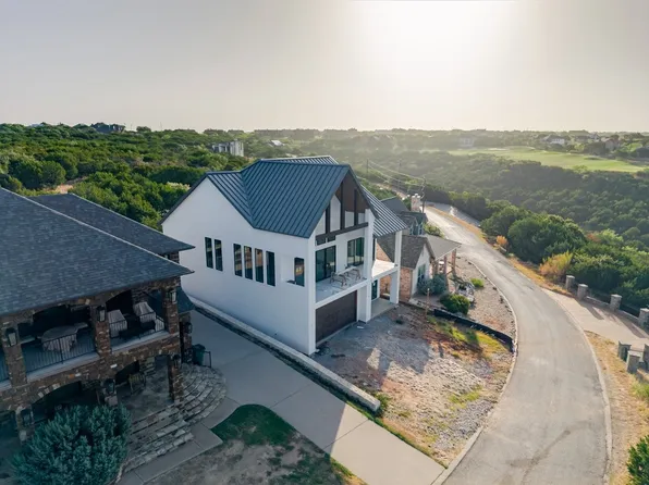 300 Melbourne Trl, Graford, TX 76449