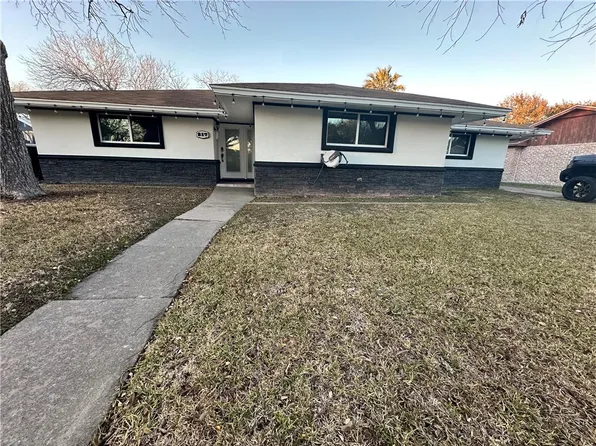 217 Pecos St, Portland, TX 78374