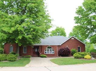 135 Coventry Way, Highland, IL 62249