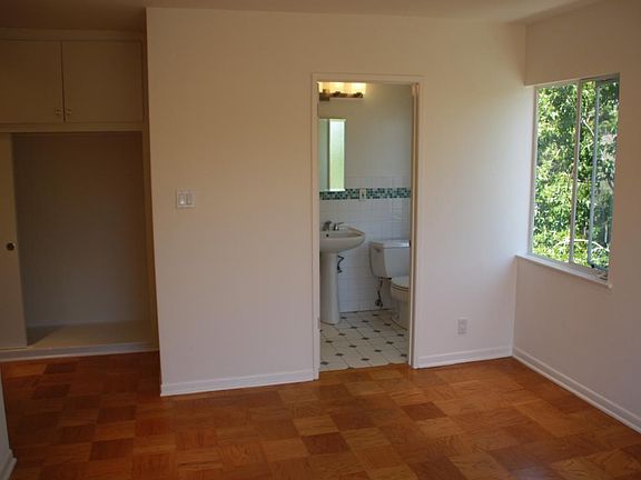 5th image of 629 Idaho Ave APT 20