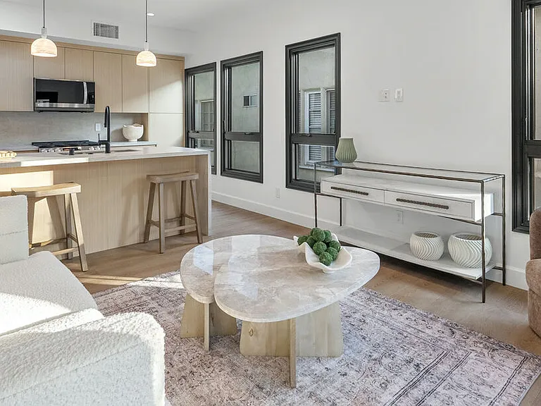 132 S Oakhurst Dr #3 — Photo 5