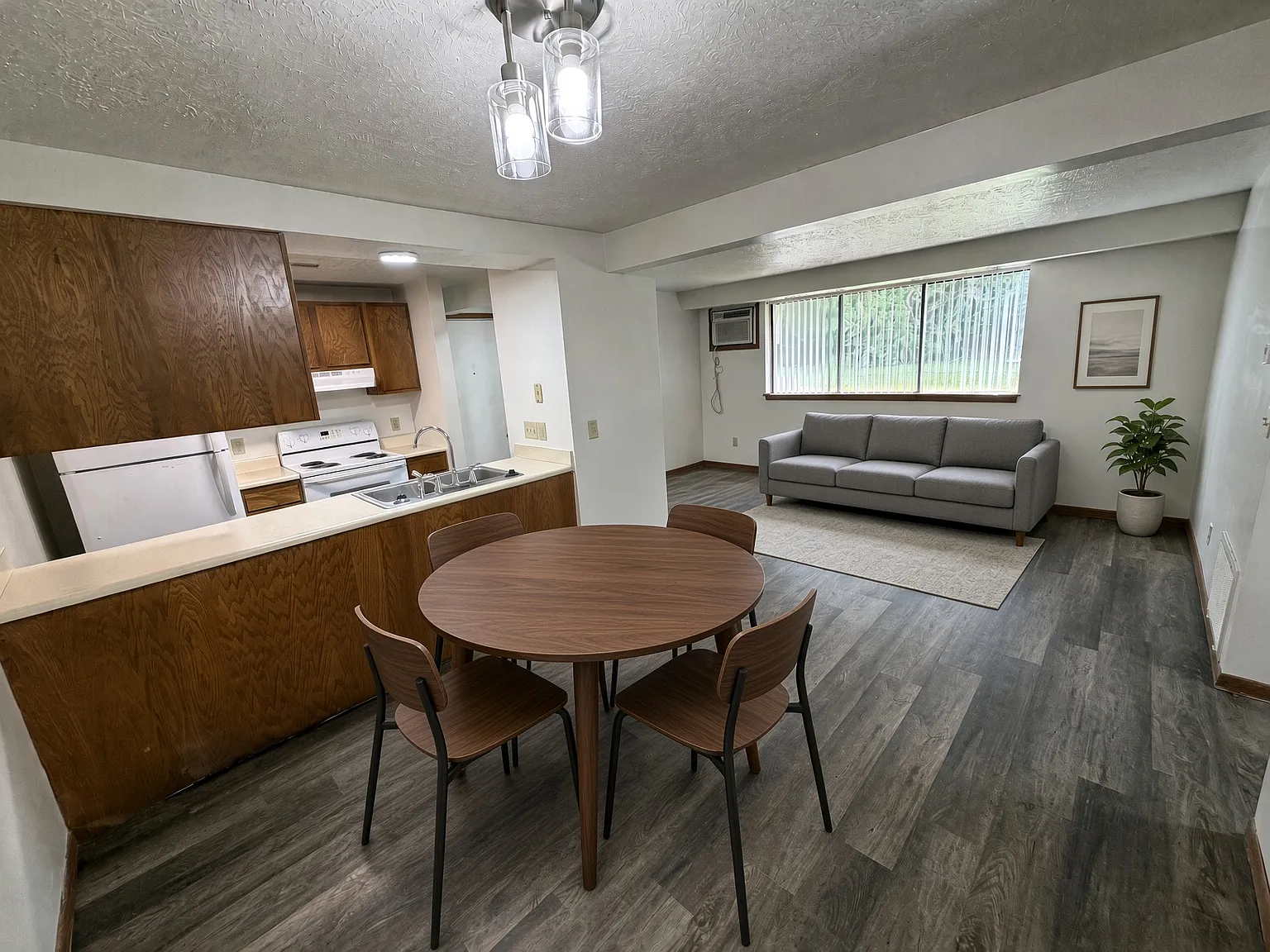 Spansail Court Apartments — Photo 3