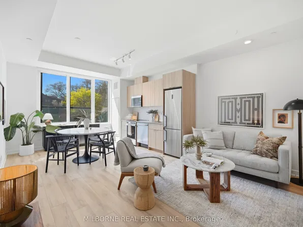 1660 Bloor St W #207, Toronto, ON M6P 1A9