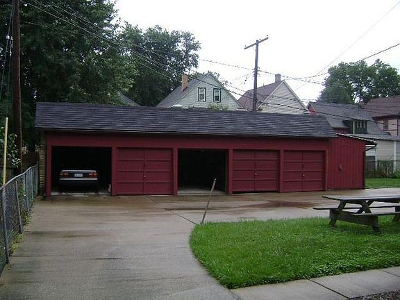 3rd image of 1309 W 93rd St #1309
