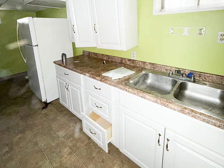 4205 Greenlawn Dr — Photo 7