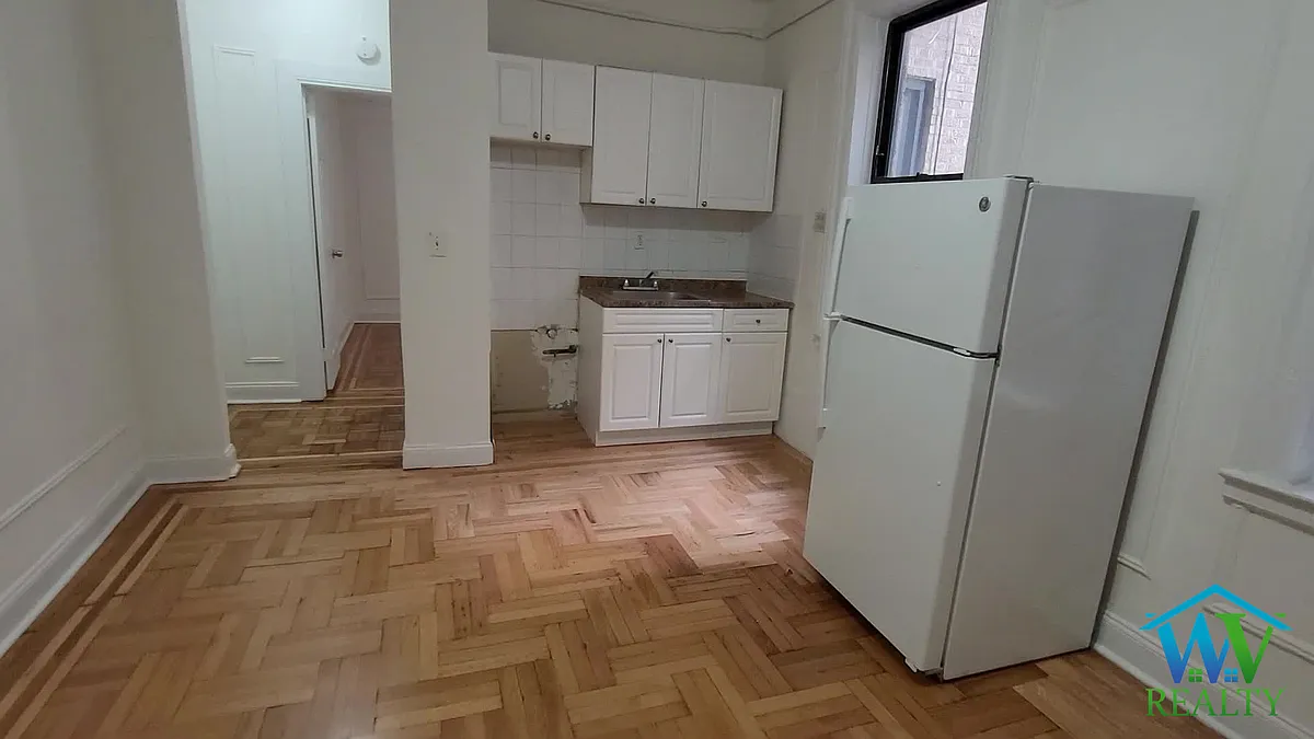 Building Photo - 2080-2090 Grand Concourse #22B