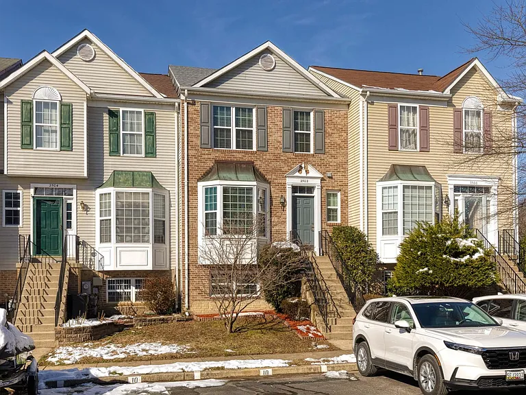 2502 Weston Ct — Photo 1
