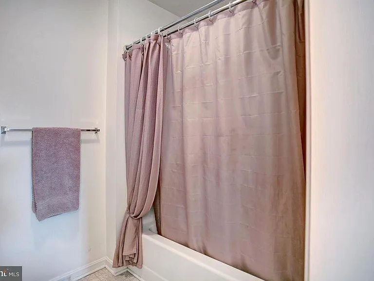Full Bath - 2