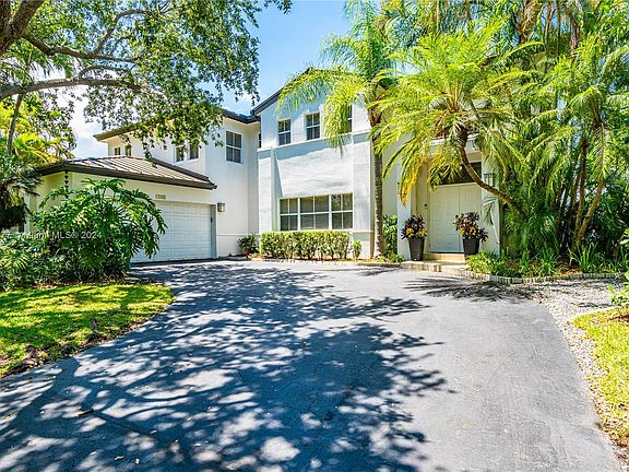 3rd image of 7601 SW 148th Ter
