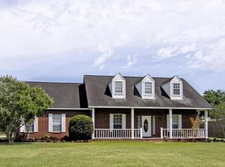 211 Oaks Grande Rd, Mont Belvieu, TX 77523