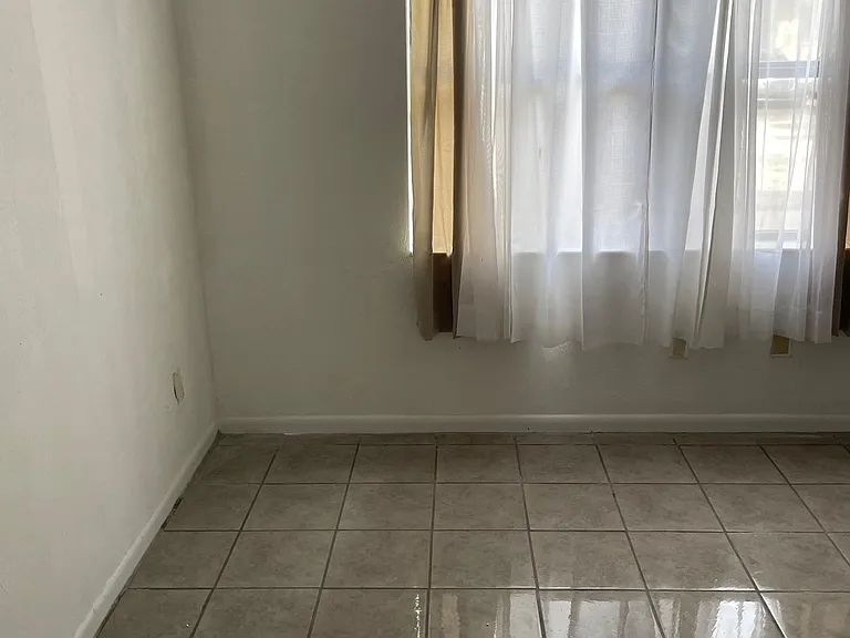 3204 SW 26th Ter #A — Photo 4