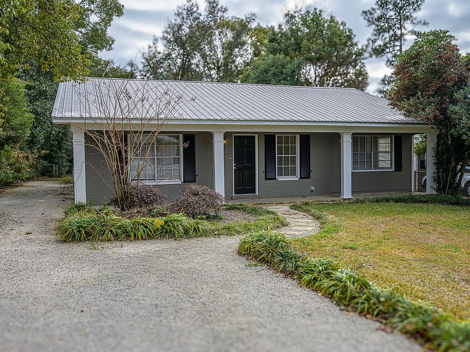 Charming home on quiet street. Close to everything.
