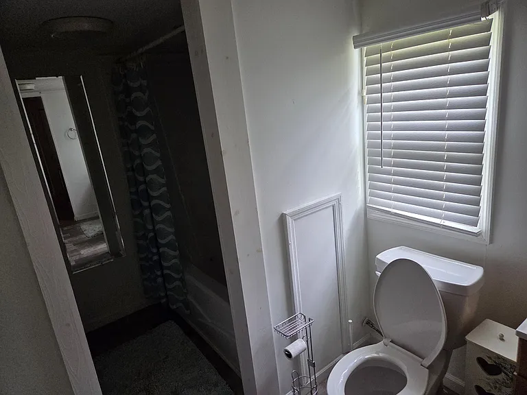 1399 Broad St — Photo 10