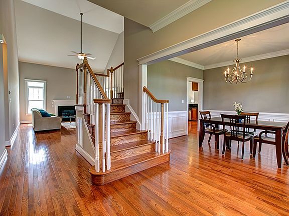 5th image of 3359 Riverly Dr