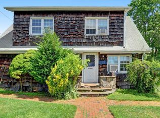 3891 Sands Ln, Seaford, NY 11783