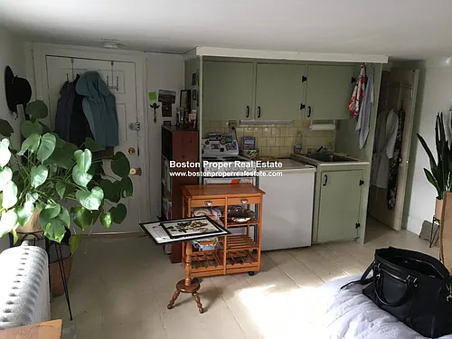 58 Anderson St Photo 1