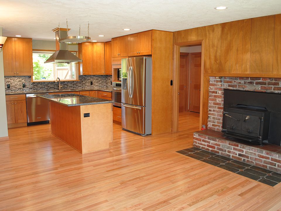 1st image of 4003 NW Country Ln