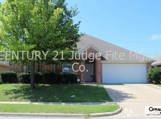 1015 Boscombe Ct, Grand Prairie, TX 75052