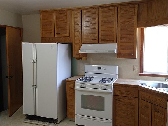 3rd image of 1705 N Keene Ave