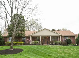 6104 Glen Hill Rd, Glenview Hills, KY 40222
