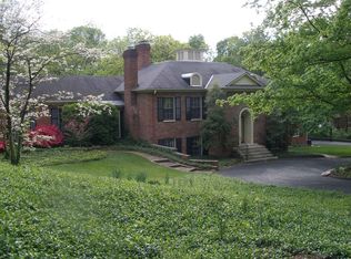 13 River Hill Rd, Indian Hills, KY 40207
