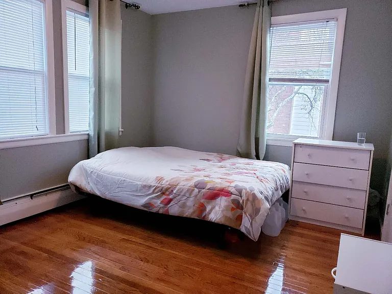 357 Parker St — Photo 8