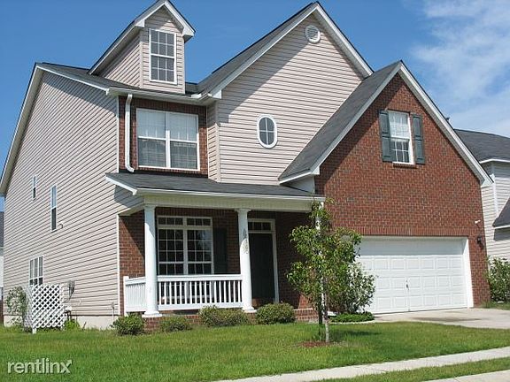 Gorgeous 5 bedroom, 3.5 bath home!