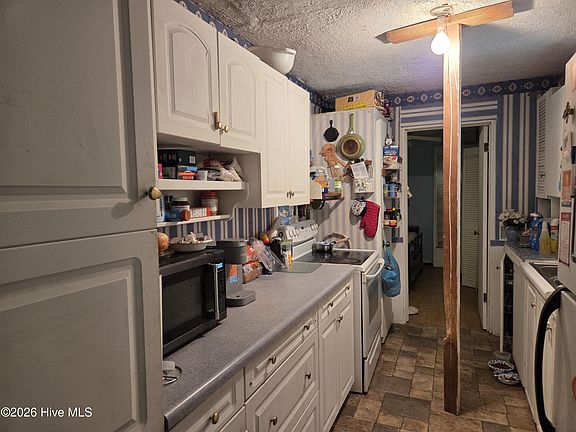 3rd image of 959 Horseshoe Road