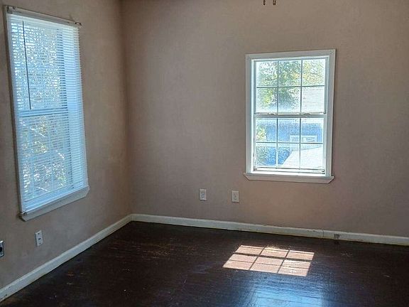 5th image of 801 S Alameda St #B