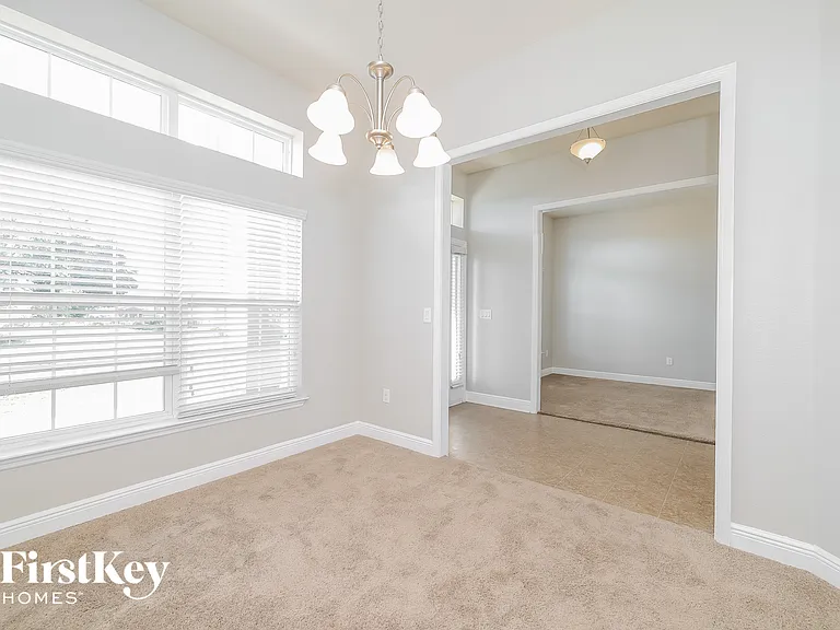 805 Colville Dr — Photo 4