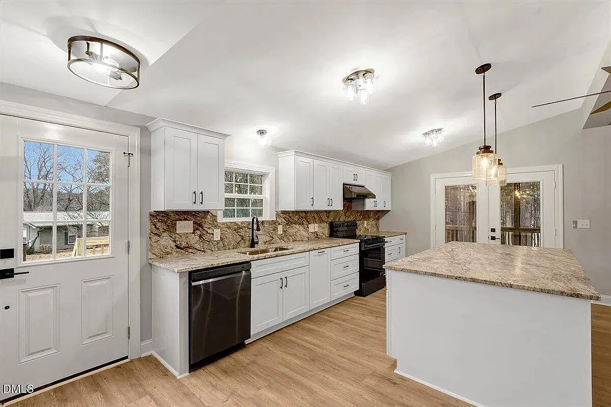 3 bed, 1520 sqft, $2,900 — Photo 1