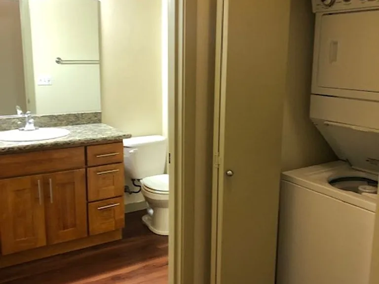 1623 Bellevue Ave — Photo 30
