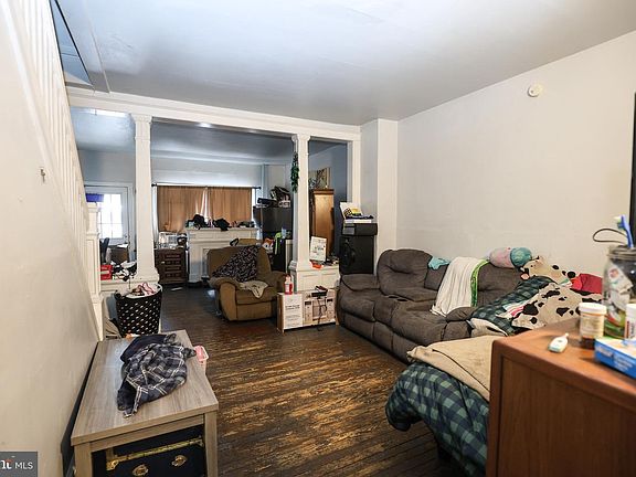4th image of 13 Lewis St