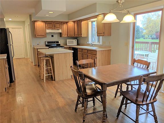 4th image of 12 Corral Dr