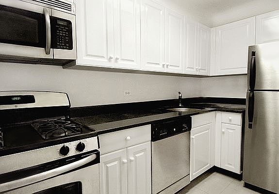 3rd image of 230 E 79th St APT 2A