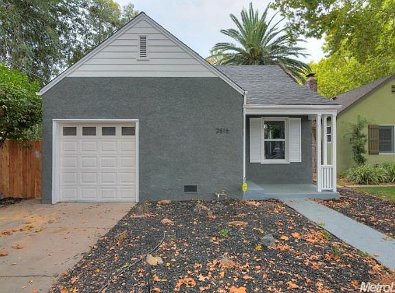 3rd image of 2816 Freeport Blvd