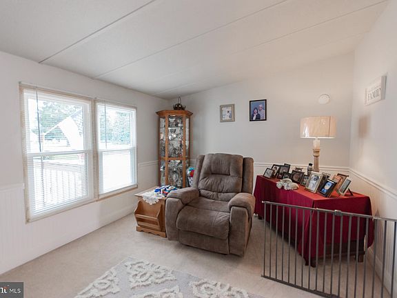 3rd image of 264 Trimble Ave
