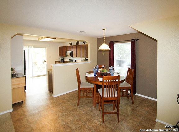 3rd image of 10018 Woodland Pnes
