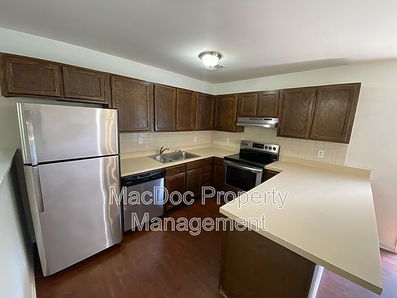 5th image of 905 Kilarney Dr
