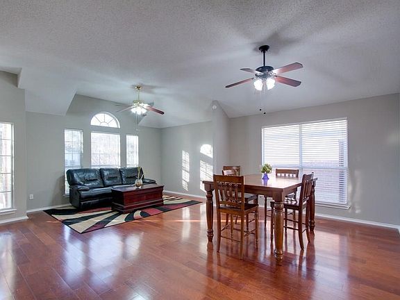 5th image of 1347 Honeysuckle Ln