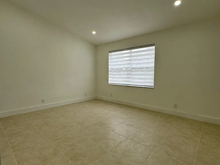16820 SW 1st Mnr — Photo 6